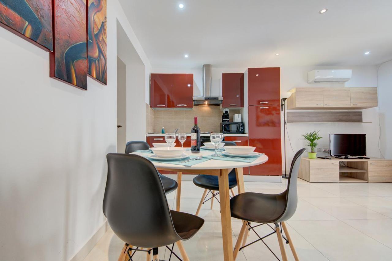 Sapphire Court 2 Bedroom Apartments By Shortletsmalta Sliema Exteriör bild
