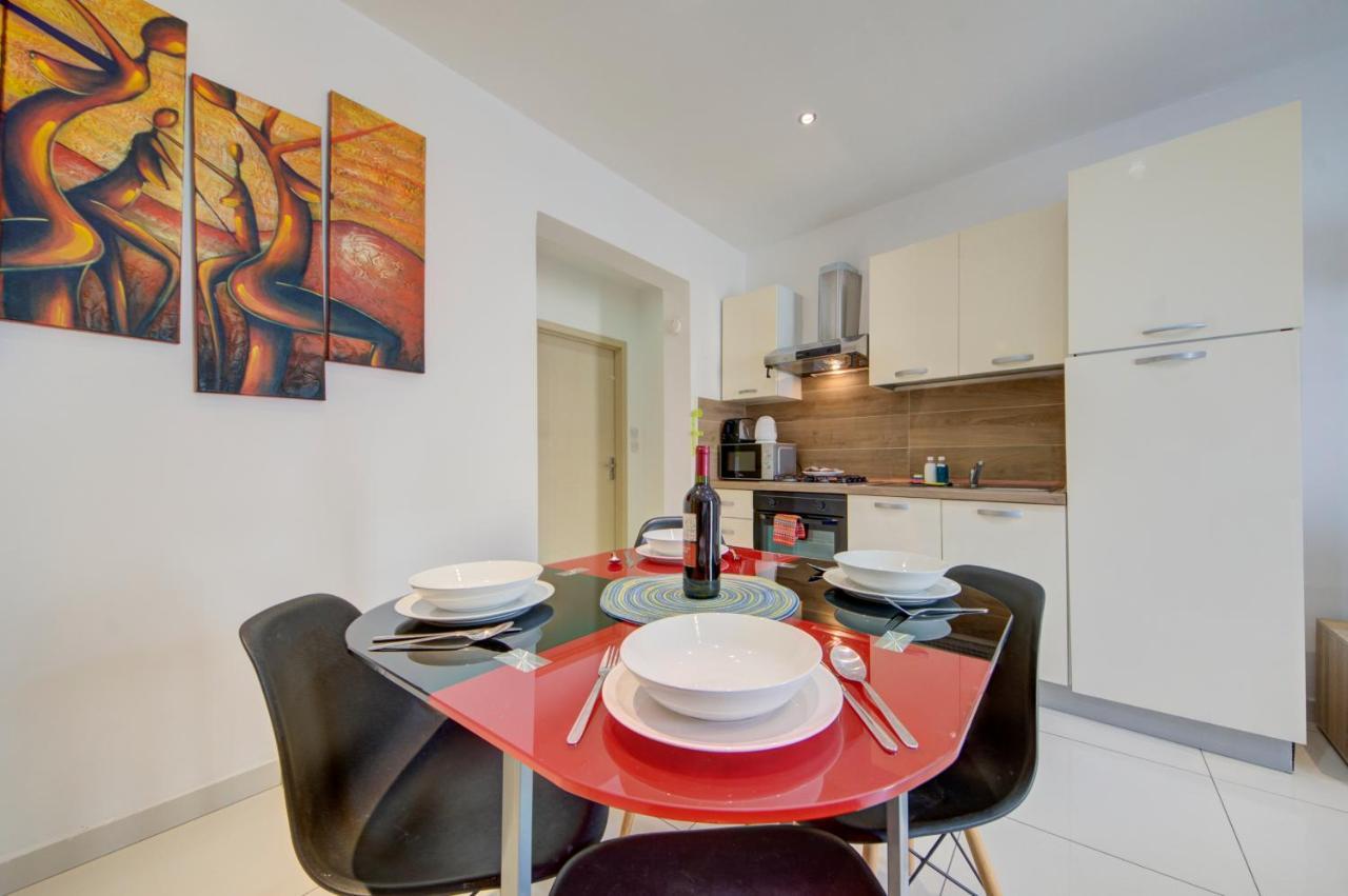 Sapphire Court 2 Bedroom Apartments By Shortletsmalta Sliema Exteriör bild